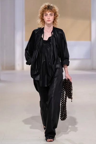 Look 2
